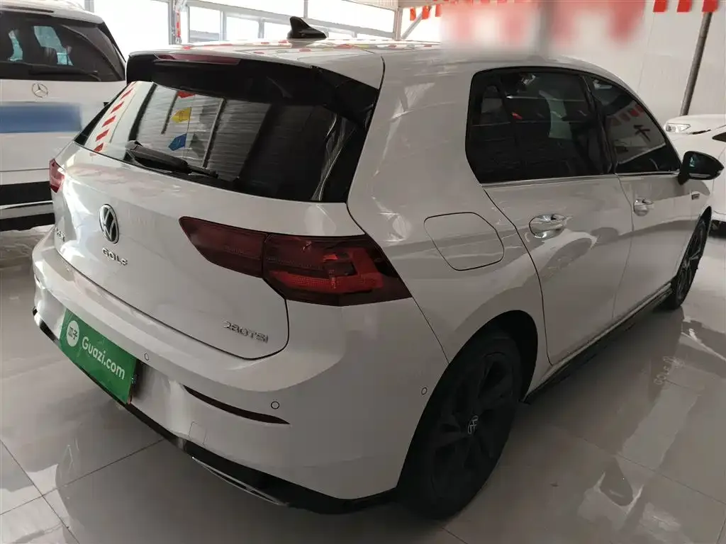 Volkswagen Golf 2023 из CN, фото 7