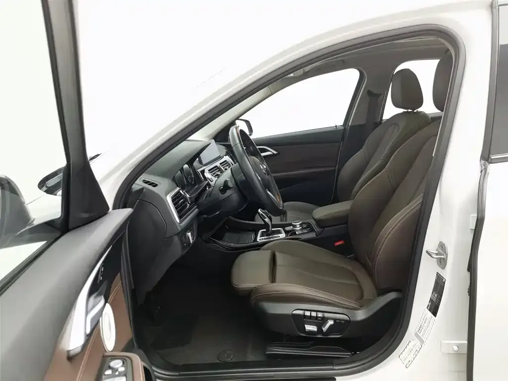 BMW 1 Series 2021 из CN, фото 10