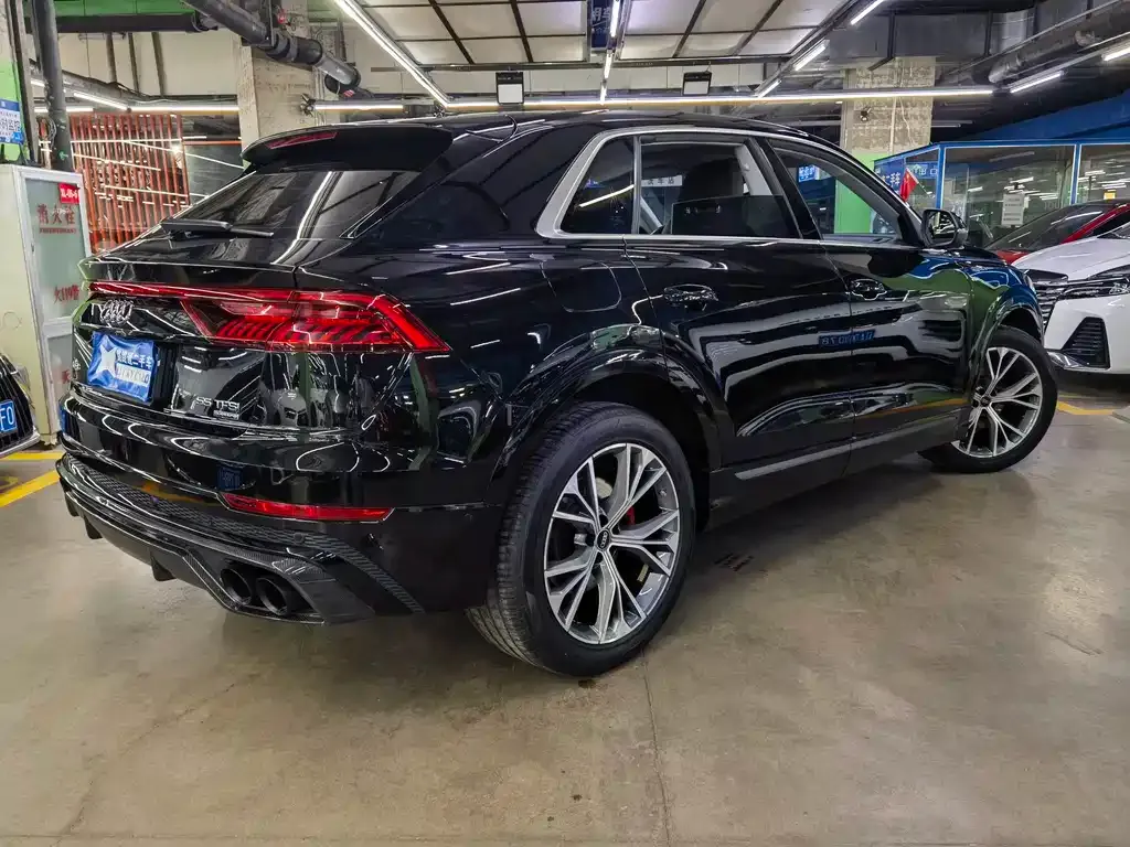 Audi Q8 2021 из CN, фото 4