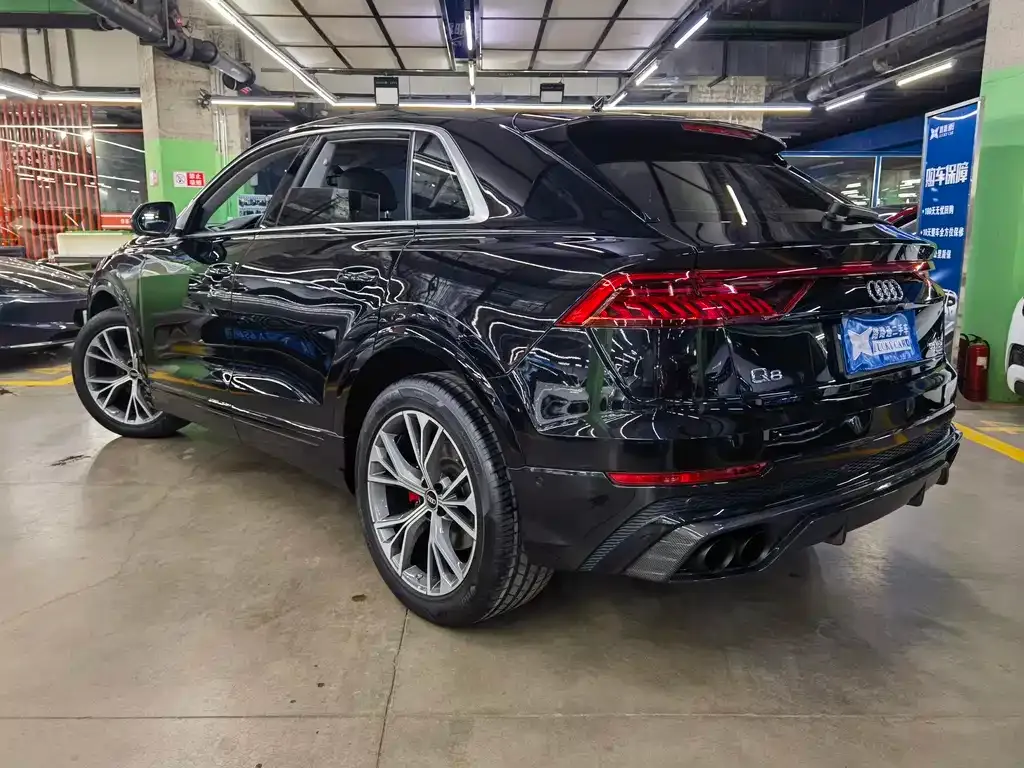 Audi Q8 2021 из CN, фото 6