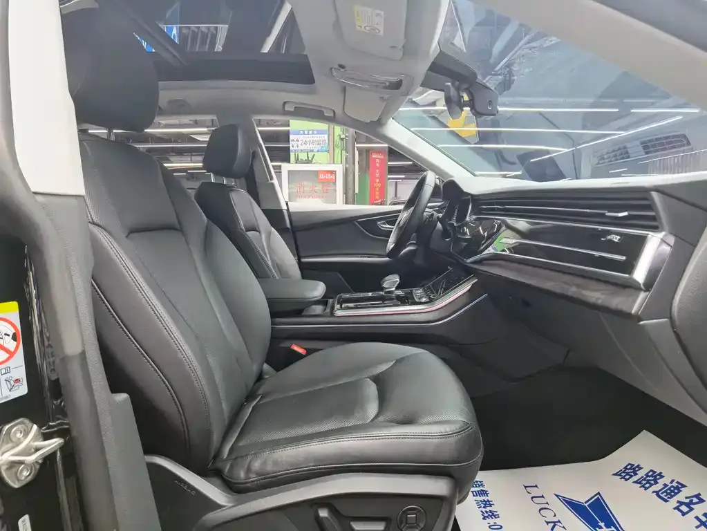 Audi Q8 2021 из CN, фото 8