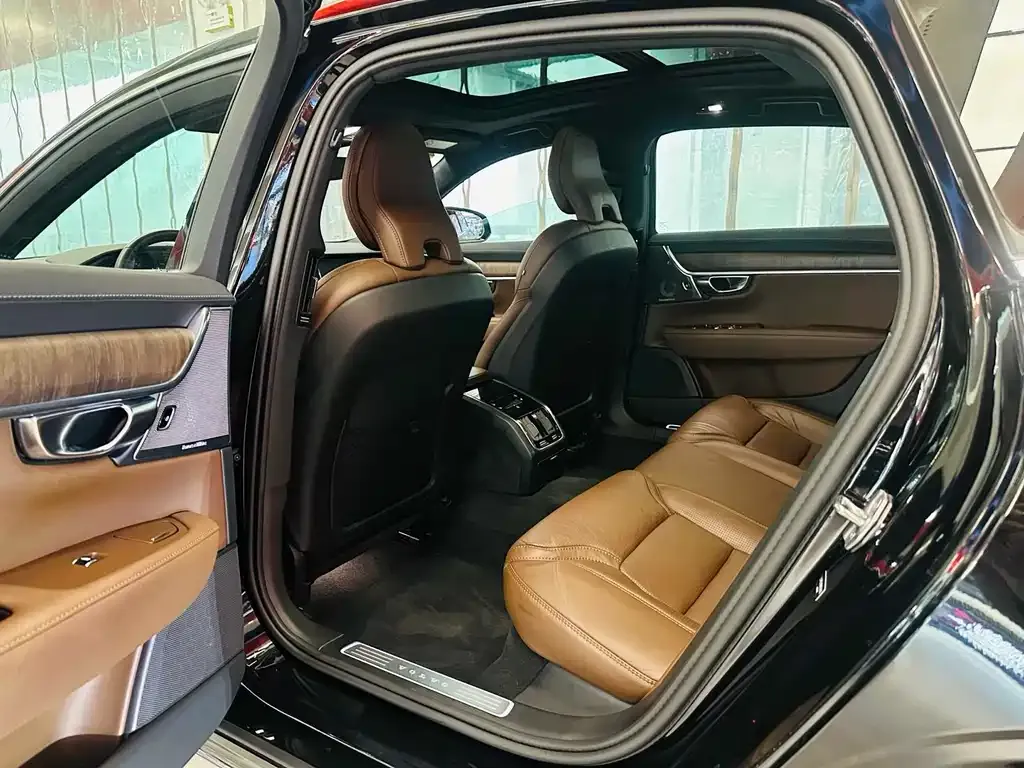 Volvo S90 2022 из CN, фото 6