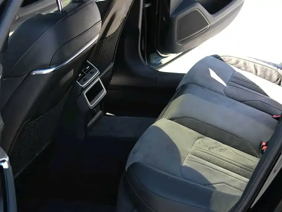 Audi A6L 2022 из CN, фото 6