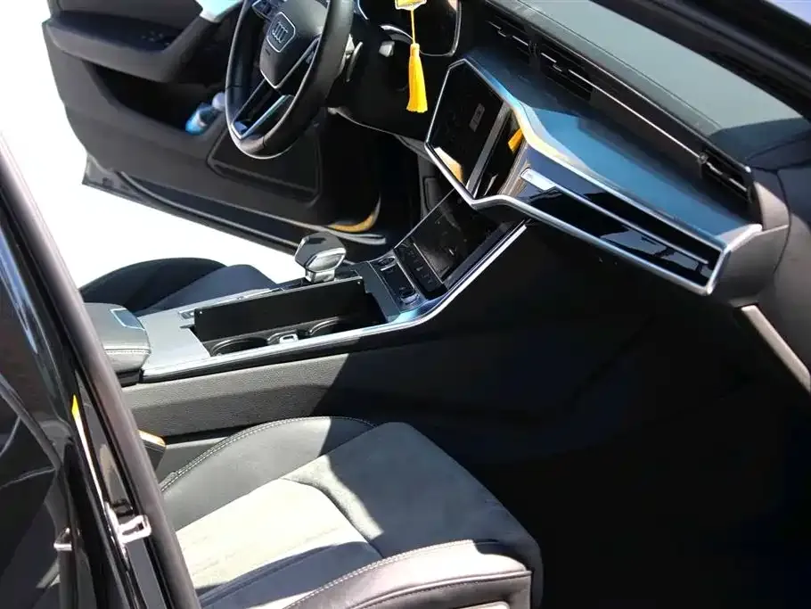 Audi A6L 2022 из CN, фото 8