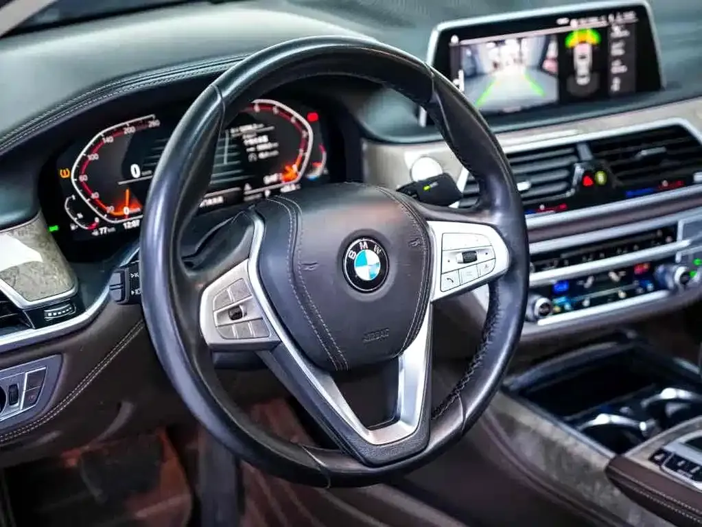 BMW 7 Series 2021 из CN, фото 4