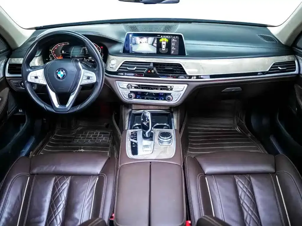 BMW 7 Series 2021 из CN, фото 8