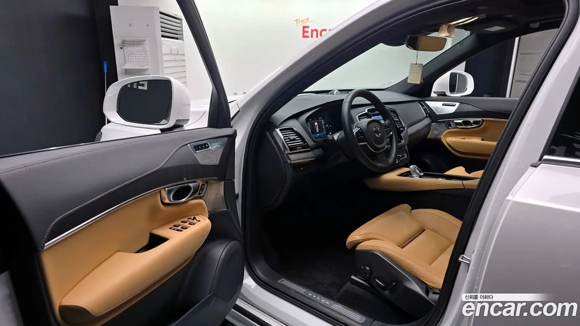 Volvo XC90 — фото 10