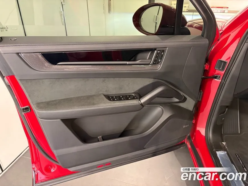 Porsche Cayenne 2025 из KR, фото 10