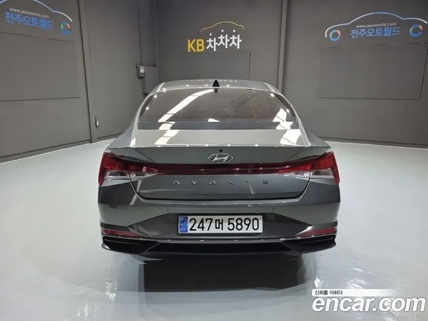 Hyundai AVANTE — фото 3