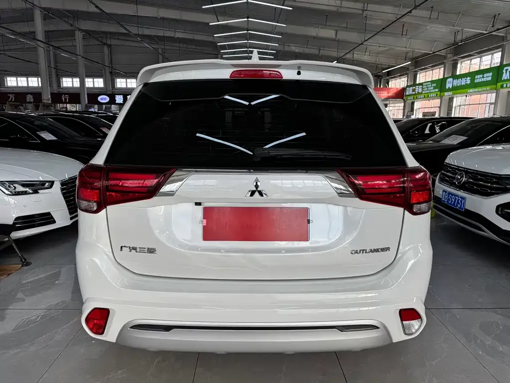 Mitsubishi Outlander 2022 из CN, фото 5