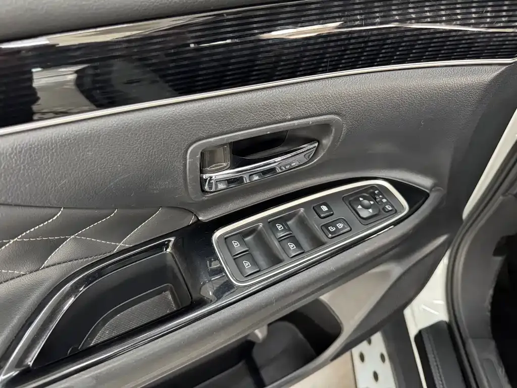 Mitsubishi Outlander 2022 из CN, фото 8
