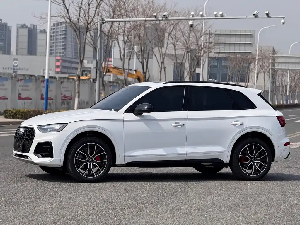Audi Q5L 2024 из CN, фото 1
