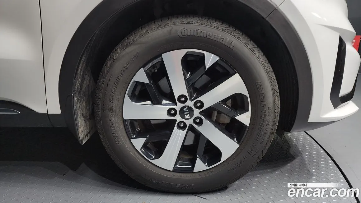 Kia Sorento — фото 5