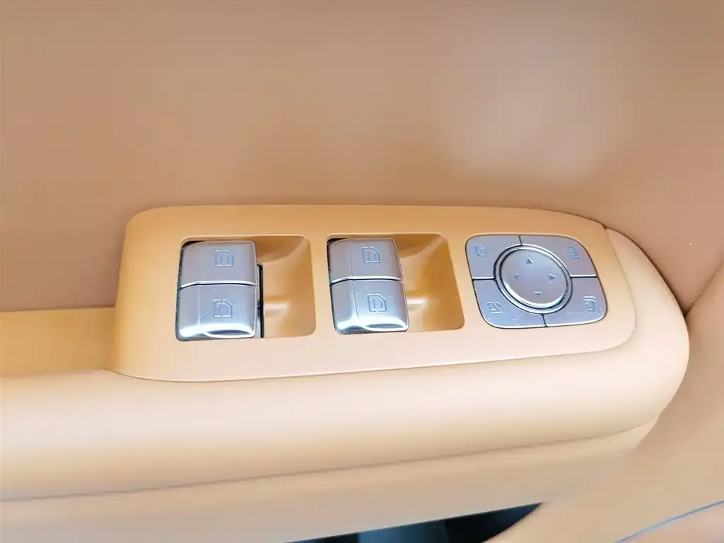 Li Auto L8 2024 из CN, фото 9
