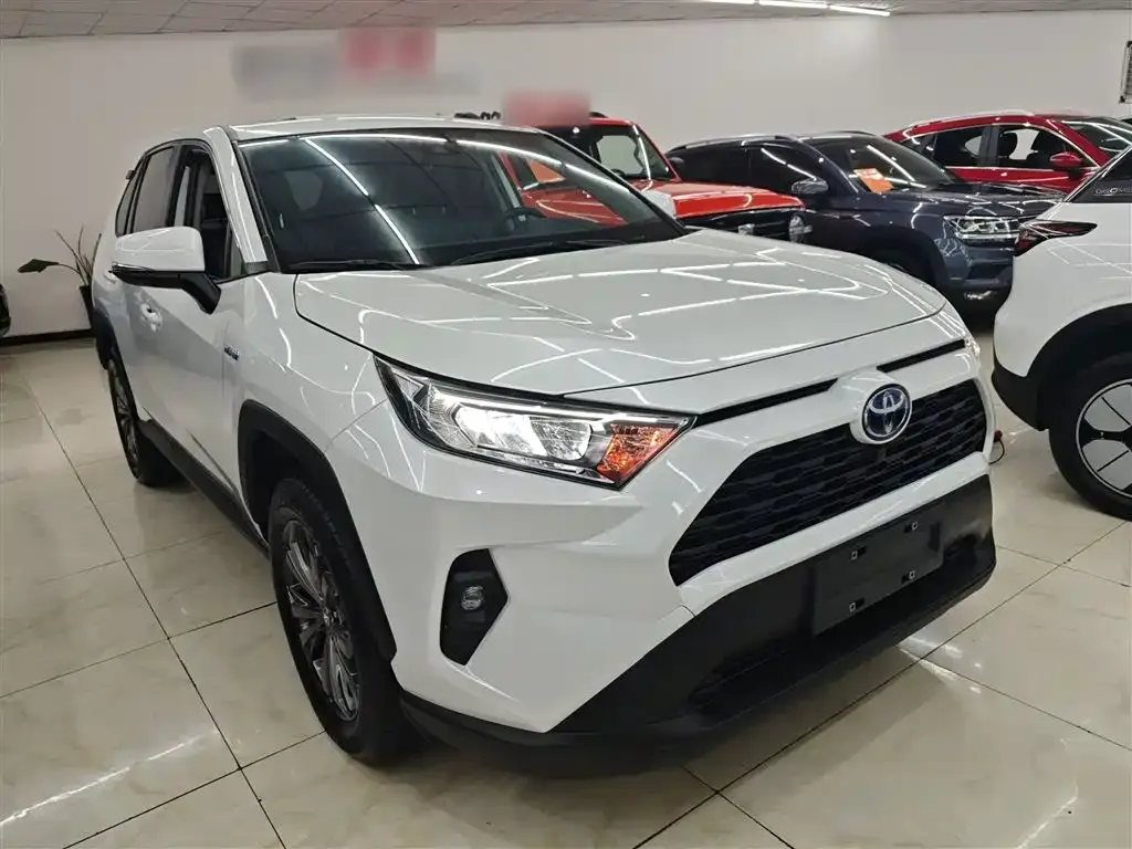 Toyota RAV4 — фото 4