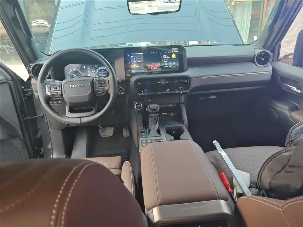 Toyota Prado 2024 из CN, фото 10
