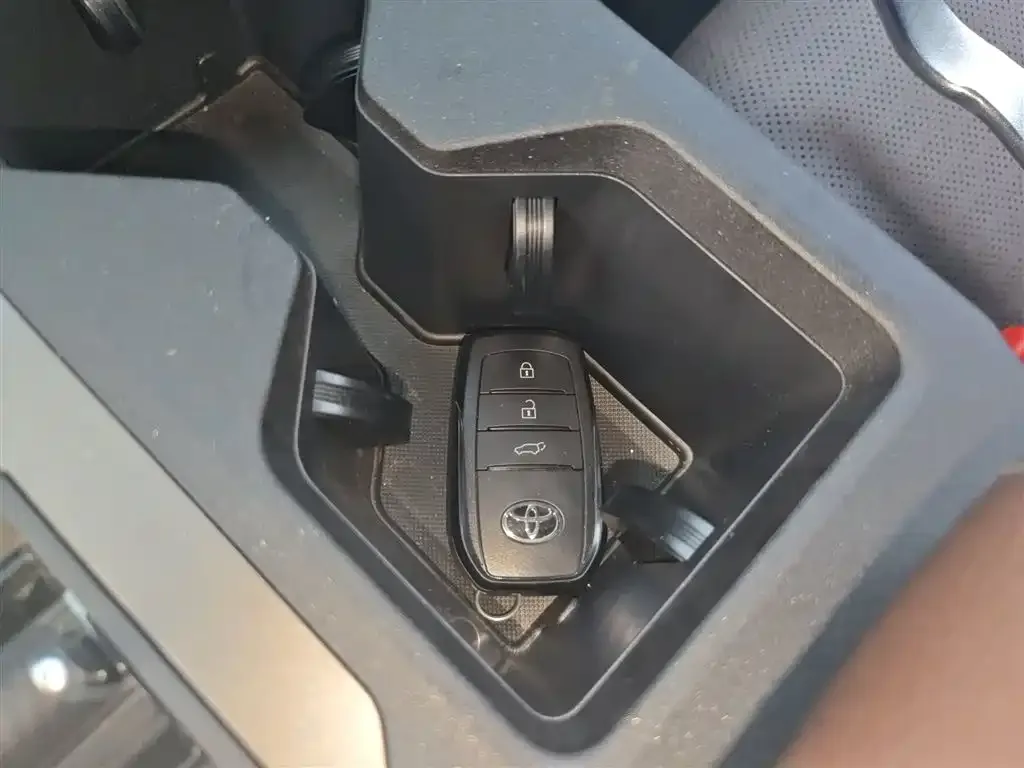 Toyota Prado 2024 из CN, фото 9