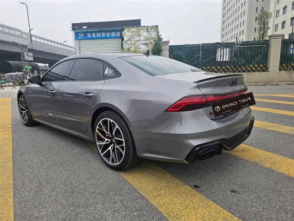 Audi A7L 2023 из CN, фото 2