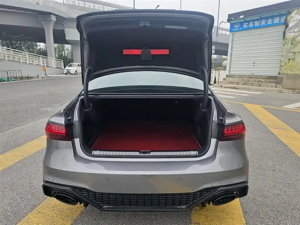 Audi A7L 2023 из CN, фото 8
