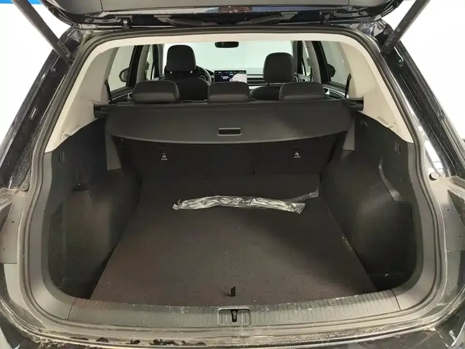 Volkswagen Tiguan L 2024 из CN, фото 4
