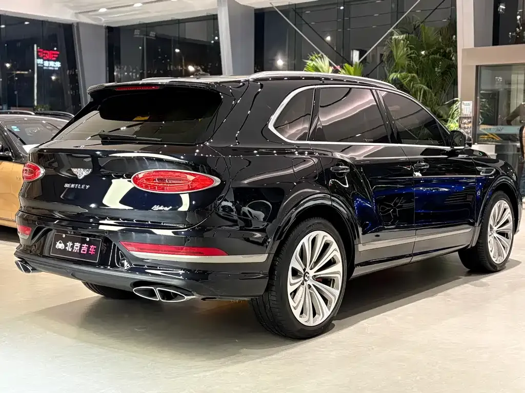 Bentley Bentayga PHEV 2023 из CN, фото 5