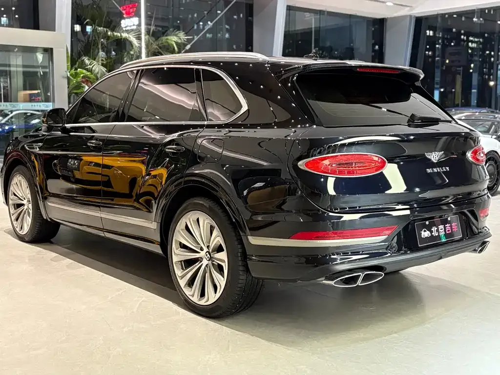 Bentley Bentayga PHEV 2023 из CN, фото 6