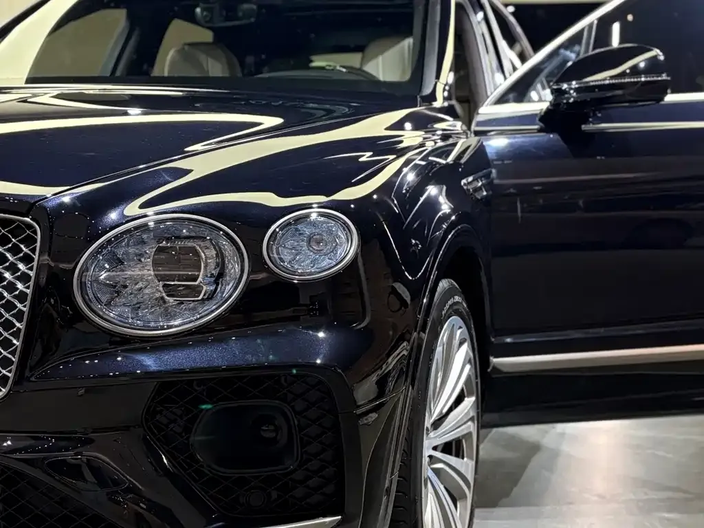 Bentley Bentayga PHEV 2023 из CN, фото 8