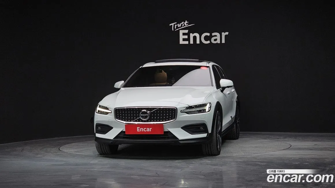 Volvo V60 2021 из KR, фото 3