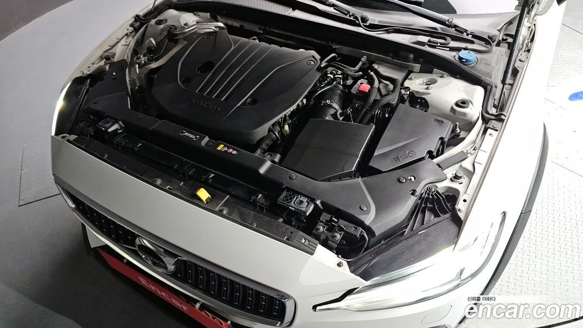 Volvo V60 2021 из KR, фото 6