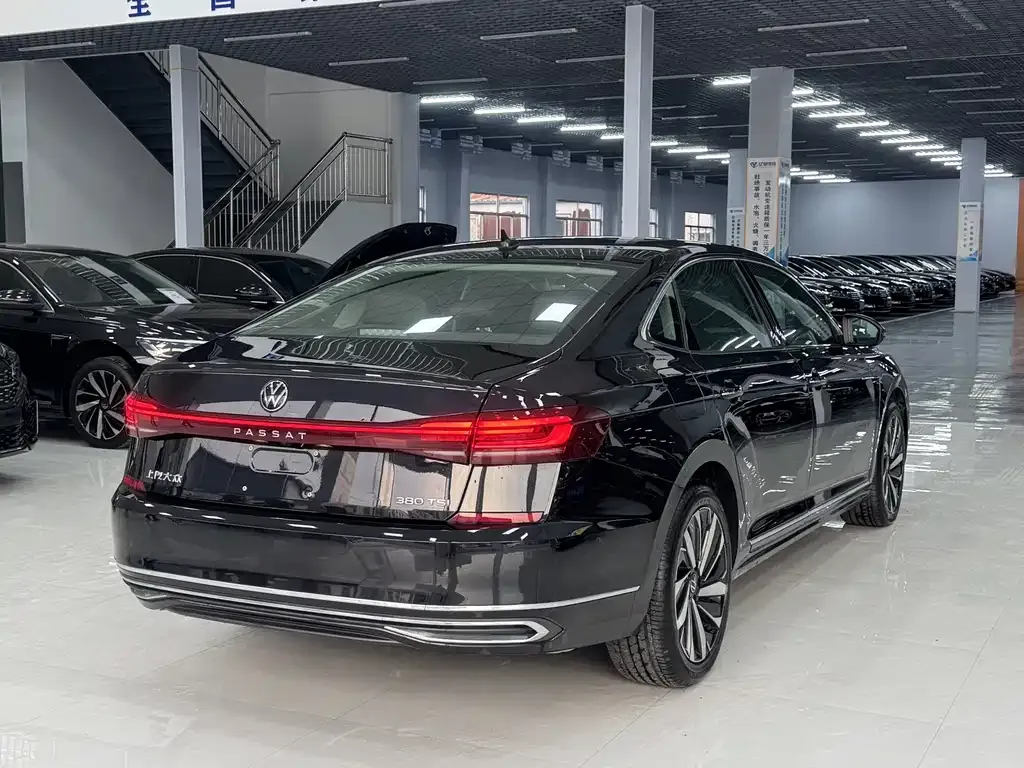 Volkswagen Passat 2024 из CN, фото 7