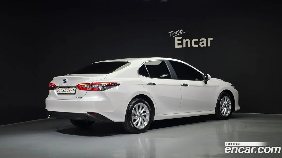 Toyota Camry 2023 из KR, фото 2