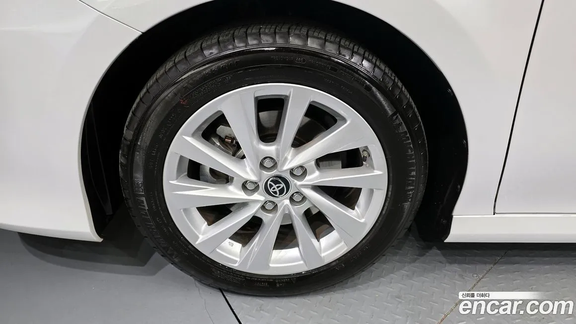 Toyota Camry 2023 из KR, фото 5