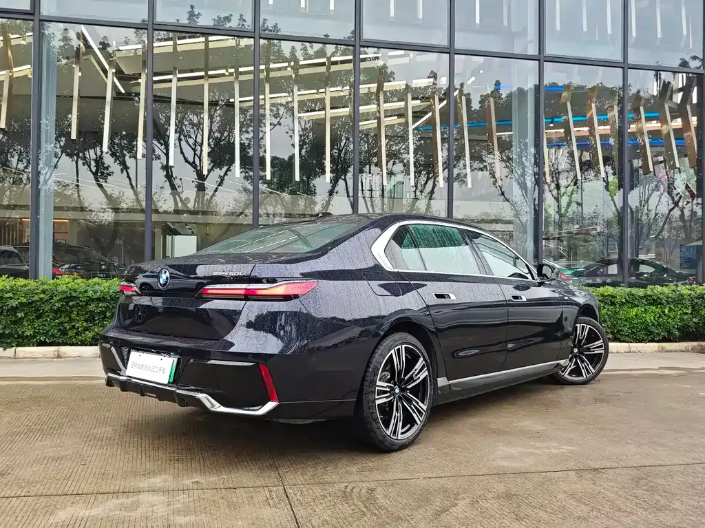 BMW i7 2024 из CN, фото 2