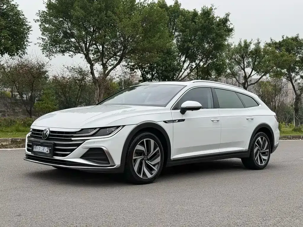 Volkswagen CC 2023 из CN, фото 1