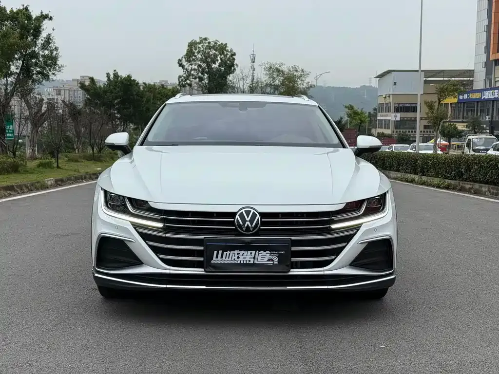 Volkswagen CC 2023 из CN, фото 3
