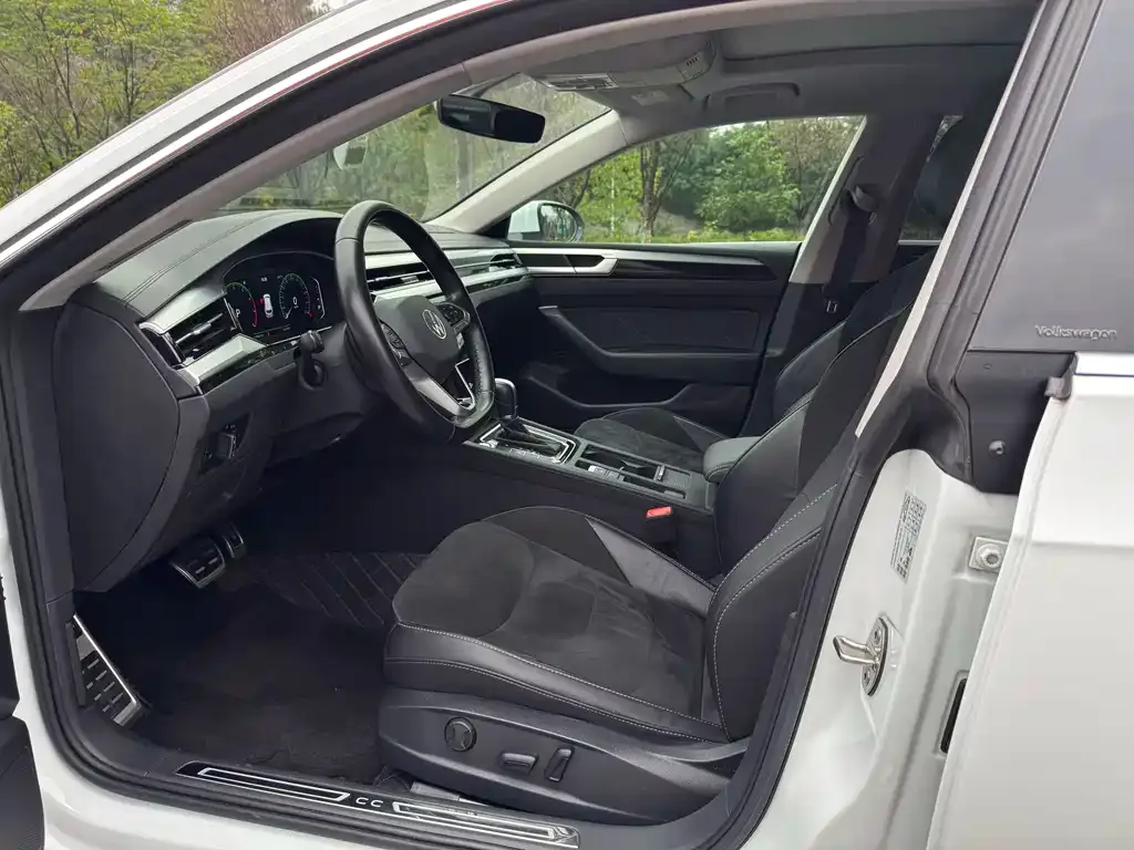 Volkswagen CC 2023 из CN, фото 7
