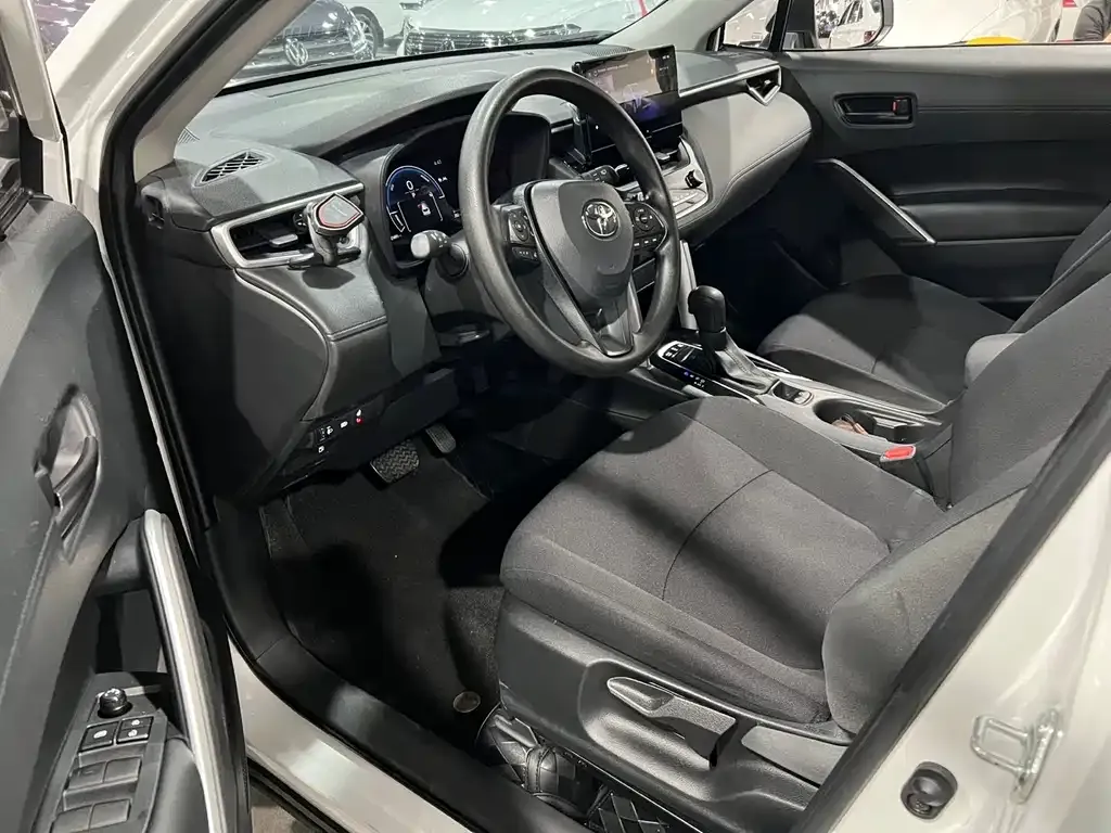 Toyota Corolla Cross 2024 из CN, фото 4