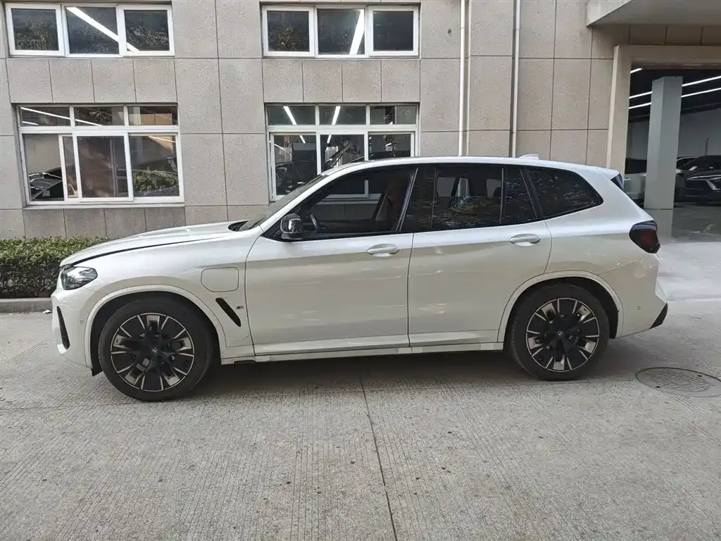 BMW iX3 2024 из CN, фото 5