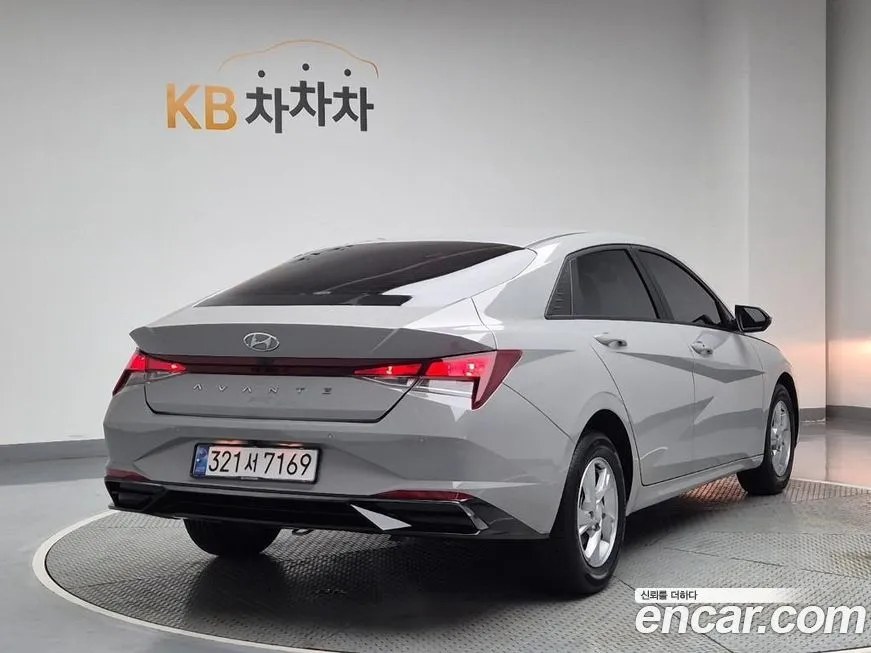 Hyundai AVANTE — фото 3