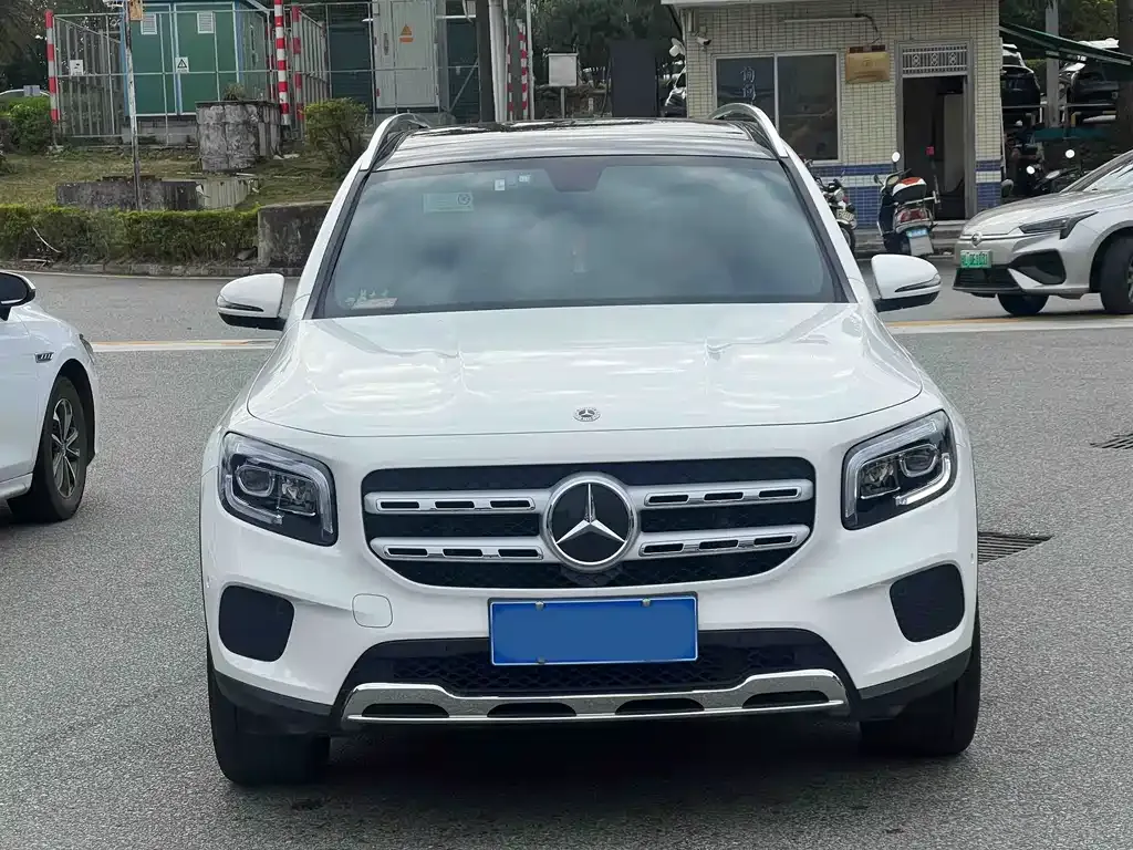 Mercedes-Benz GLB 2023 из CN, фото 4