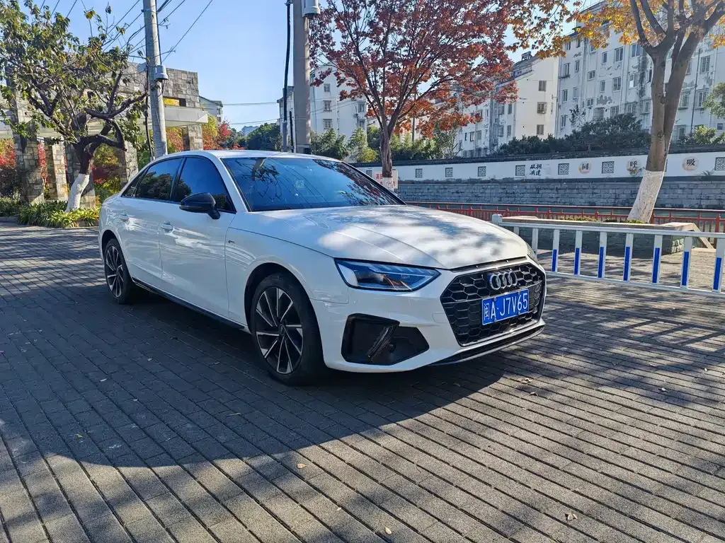 Audi A4L 2023 из CN, фото 3