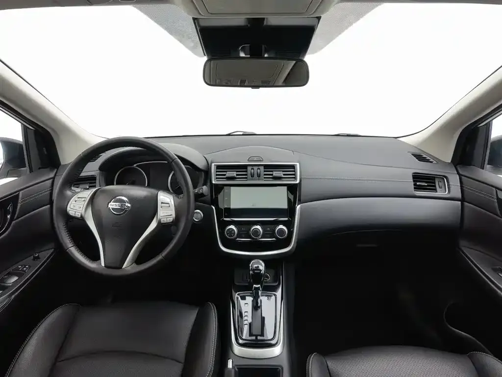 Nissan Tiida 2023 из CN, фото 5