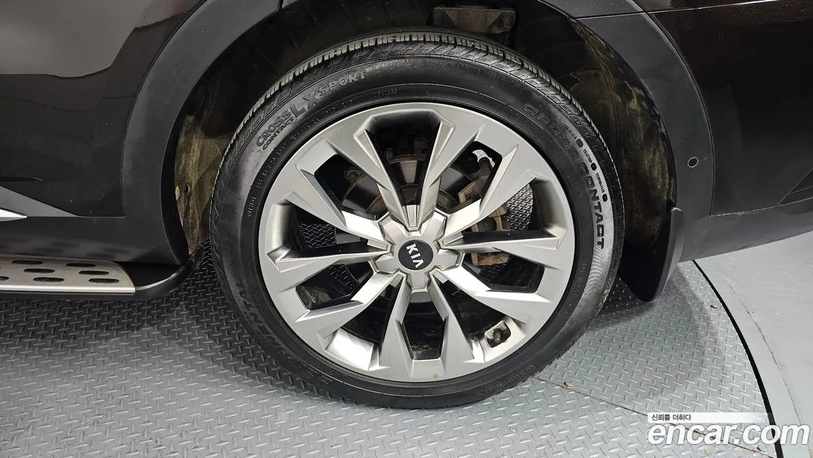 Kia Sorento — фото 5
