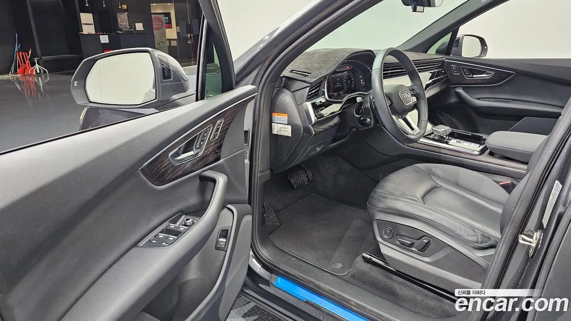 Audi Q7 2021 из KR, фото 10