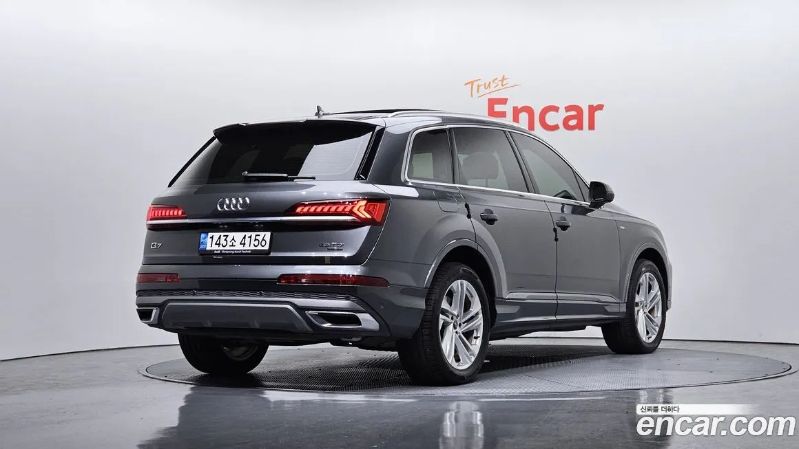 Audi Q7 2021 из KR, фото 2