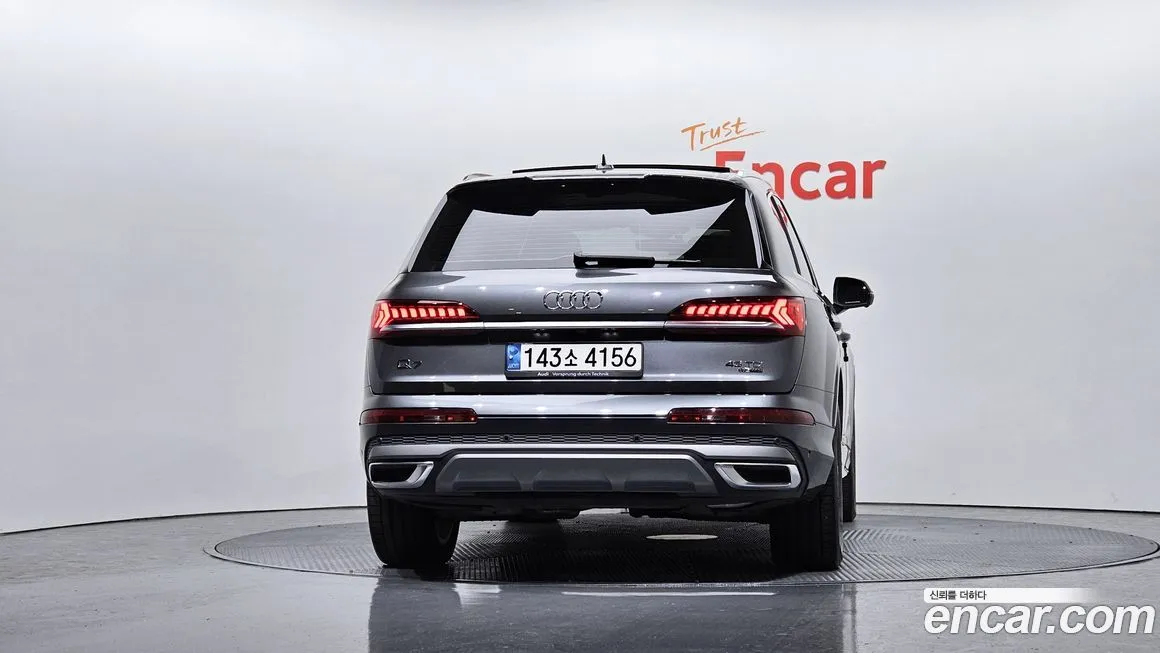 Audi Q7 2021 из KR, фото 4
