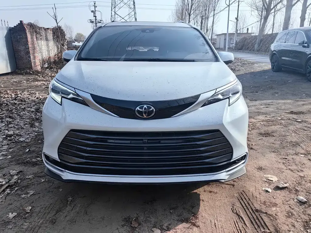 Toyota Sienna 2025 из CN, фото 1