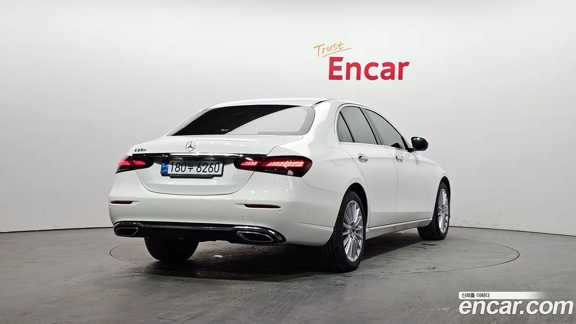 Mercedes-Benz E-Class 2022 из KR, фото 2