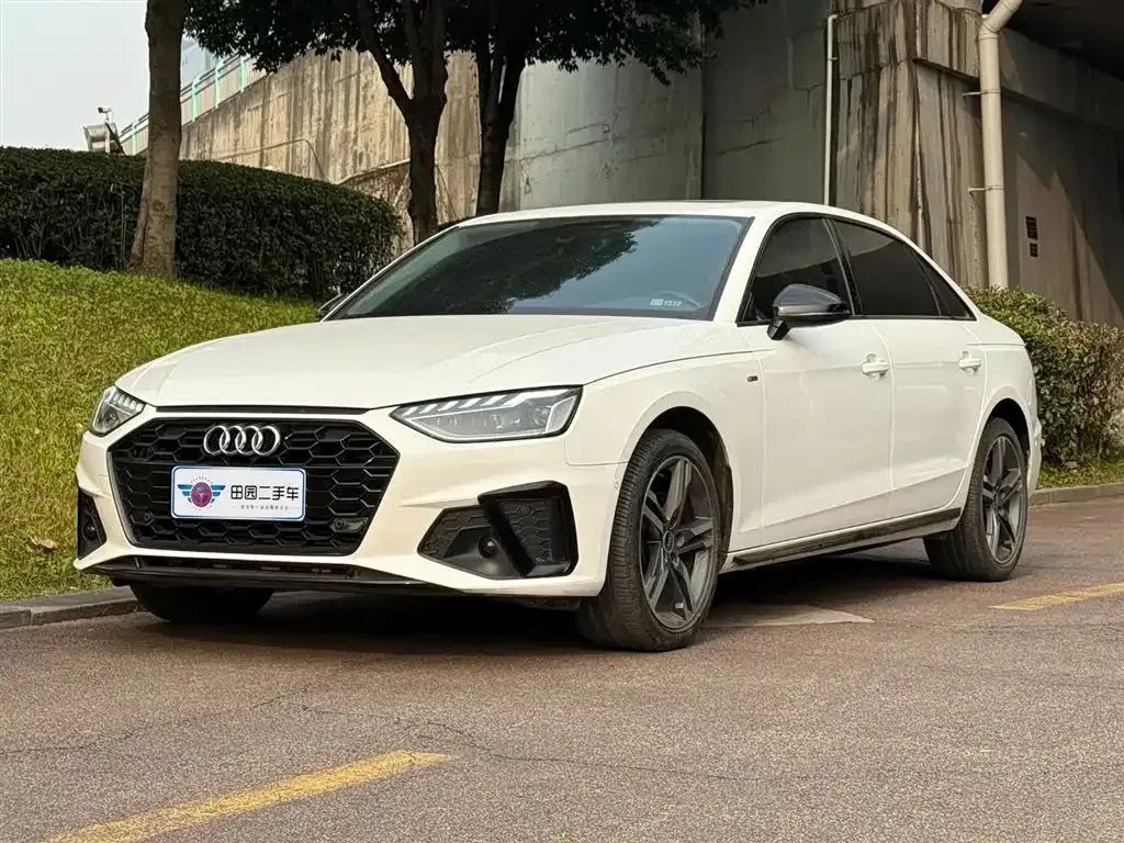 Audi A4L 2023 из CN, фото 1