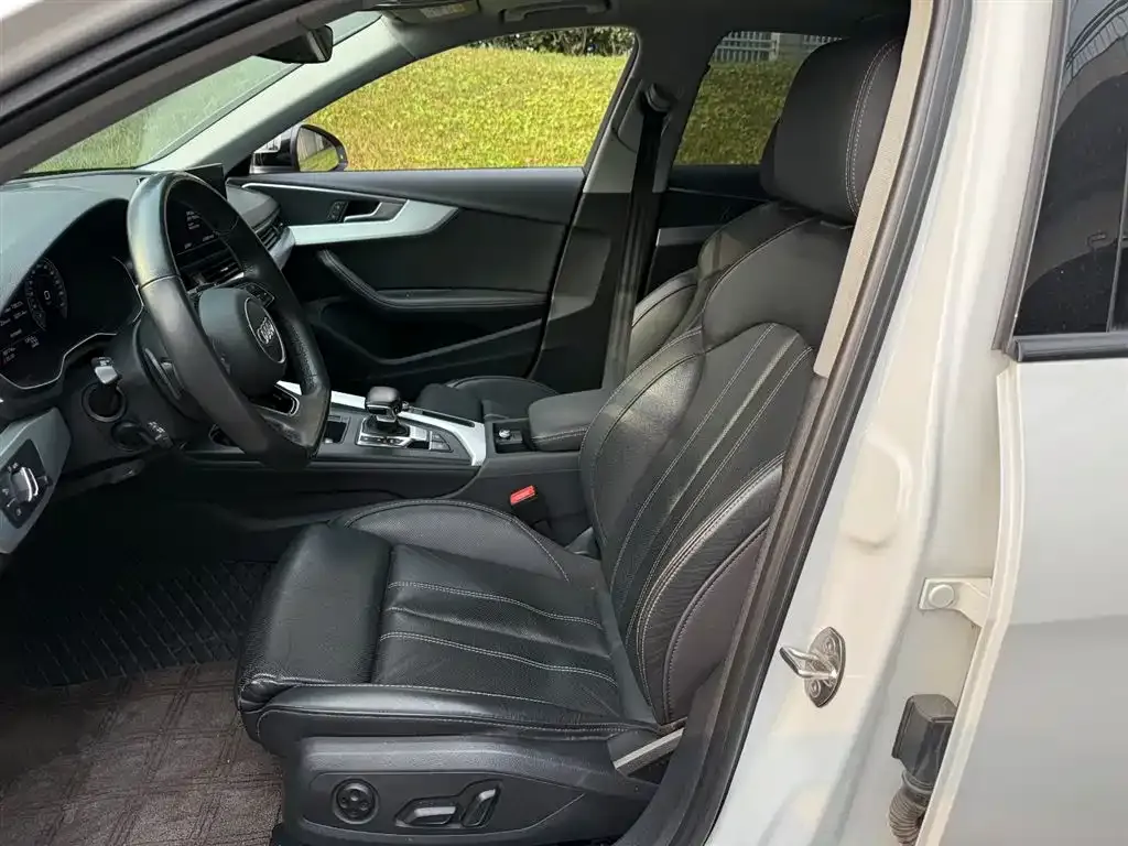 Audi A4L 2023 из CN, фото 8